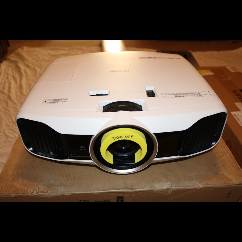 Spain Projector portable Screen 4K Ultra Blue Ray